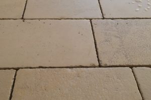 antique jaune provence stone